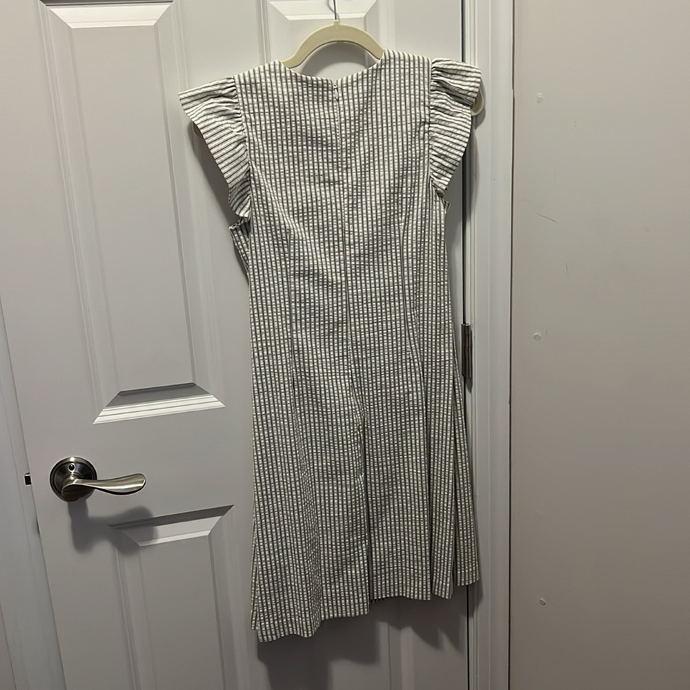 JH grey and white striped women’s size 4 dress - Picture 2 of 3